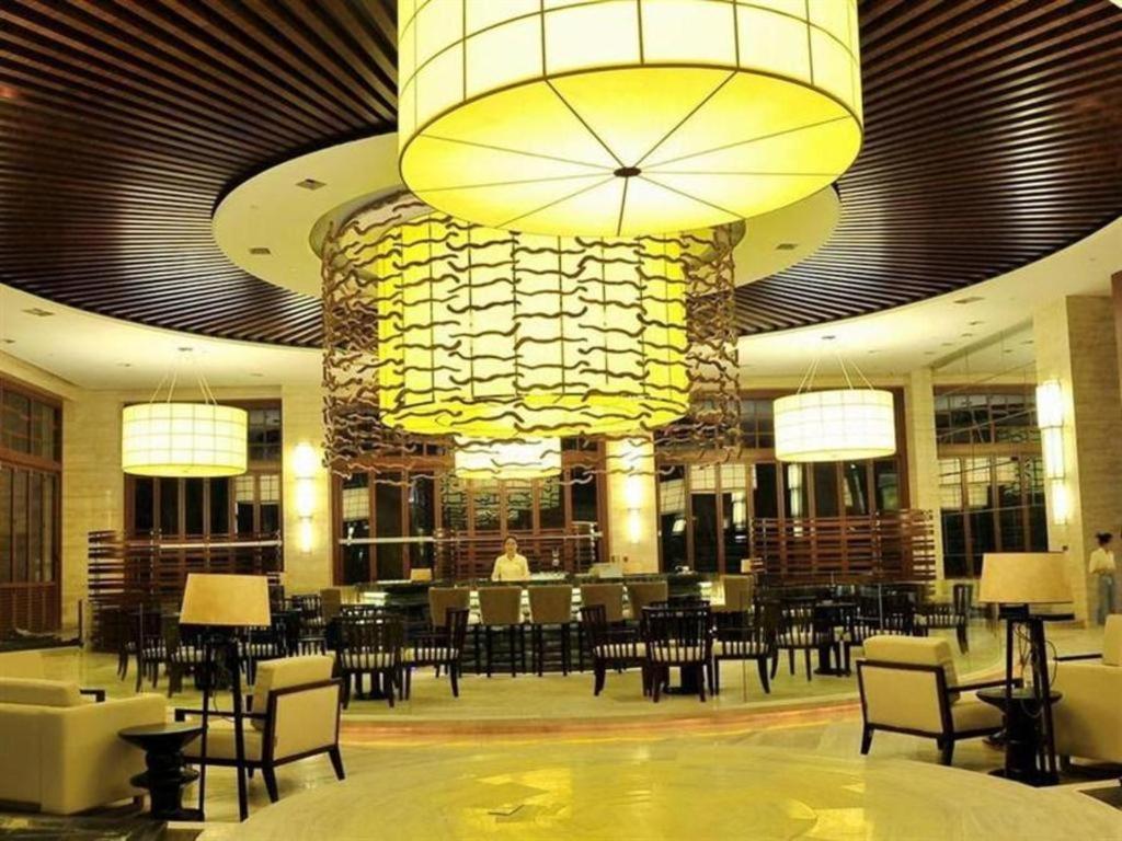 Phoenix Waterside Gloria Resort Sanya Exterior photo