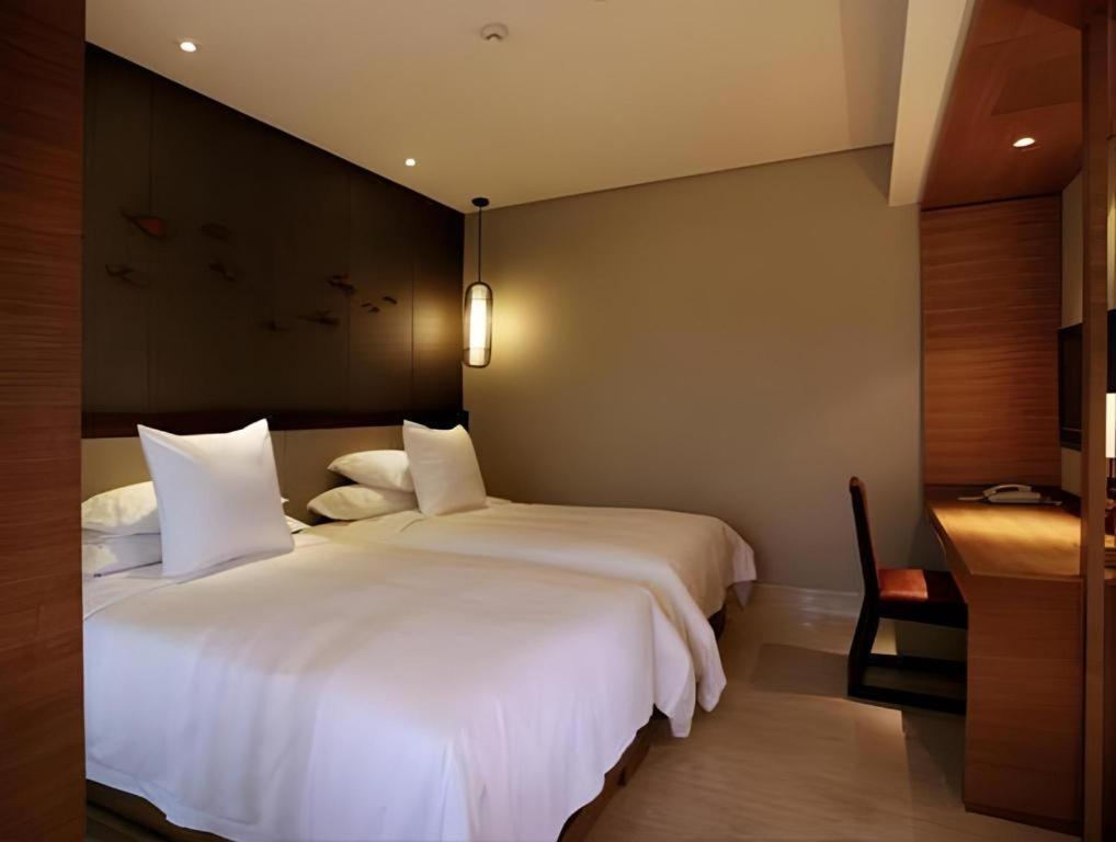 Phoenix Waterside Gloria Resort Sanya Exterior photo