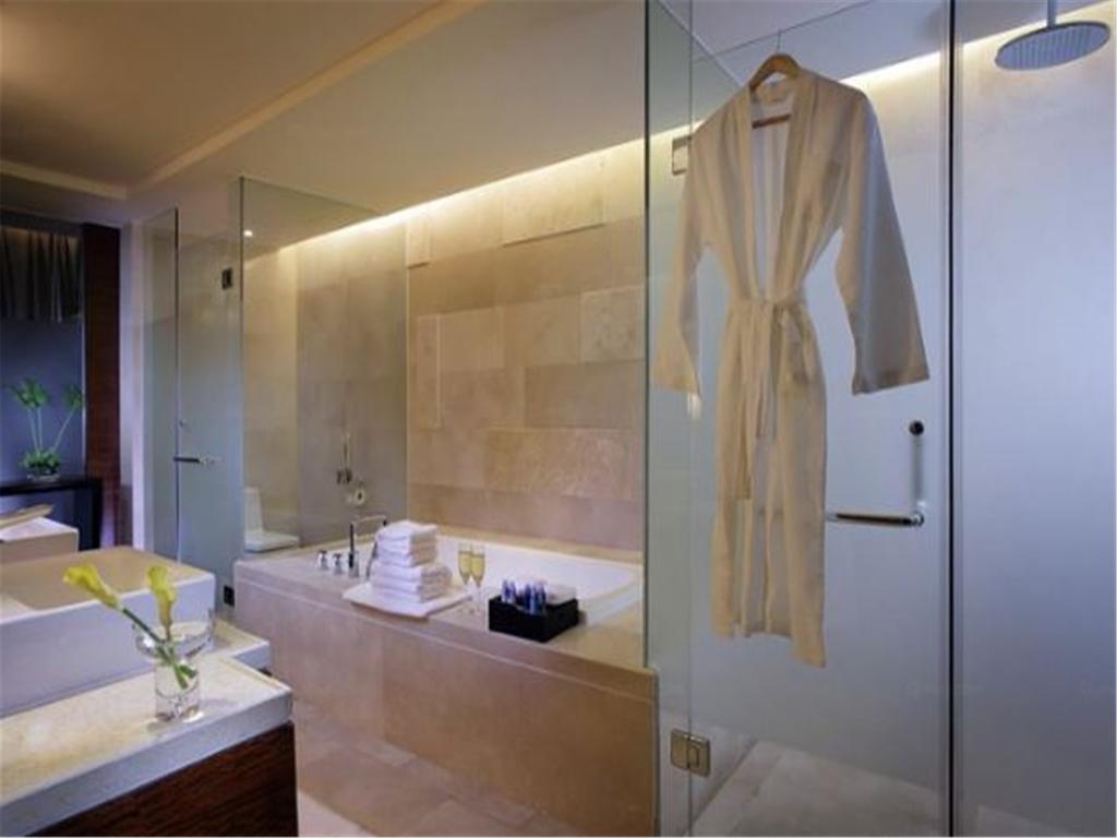 Phoenix Waterside Gloria Resort Sanya Exterior photo